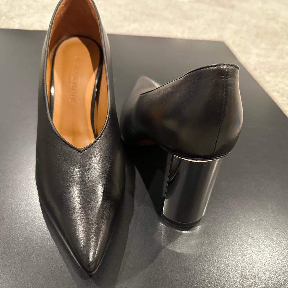 Robert Clergerie Size 8.5/38.5 Black Pumps. 3 Inch Heels in great Condition!